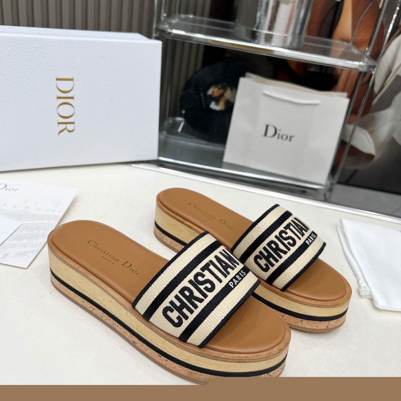 ch**an D*or slippers